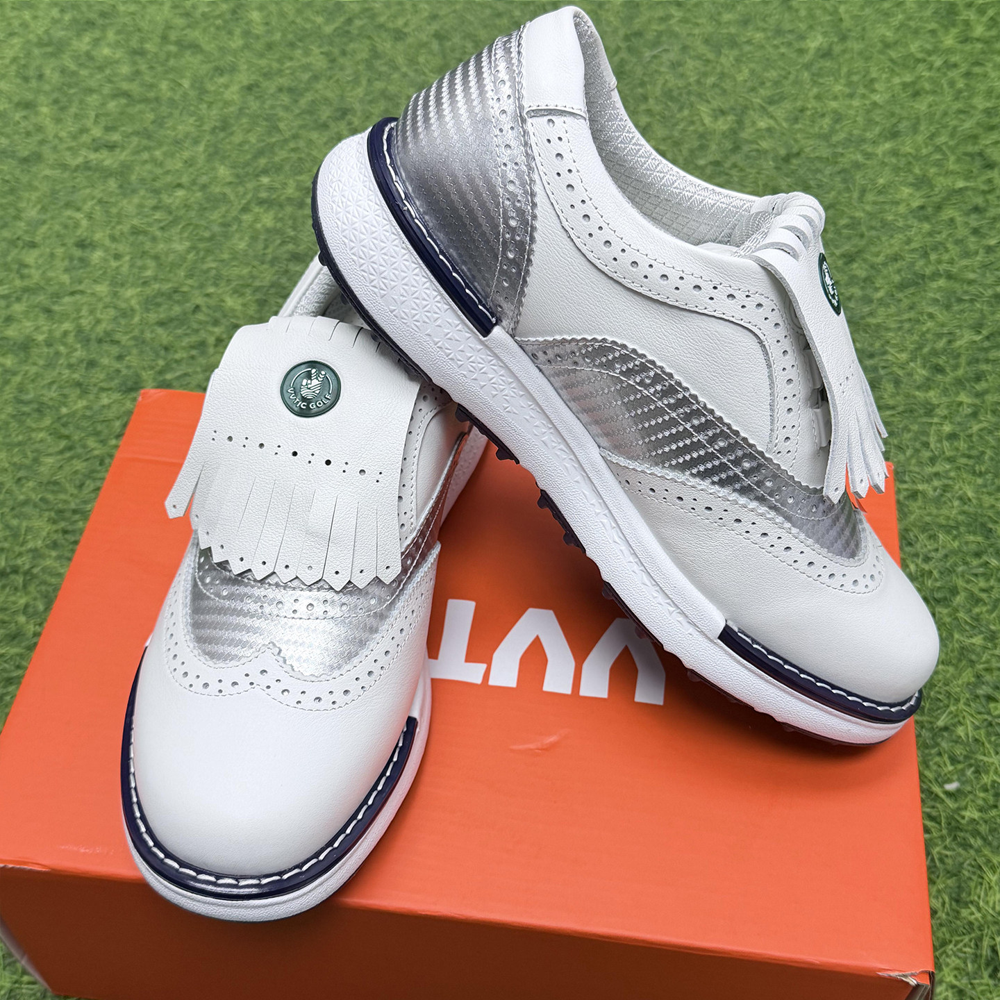2026新款高尔夫球鞋男女款韩版英伦流苏舒适防滑透气增高运动鞋子