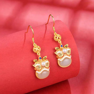 醒狮耳钉女镀金仿和田玉小众设计感复古耳坠耳钩耳饰吊坠项链扣头