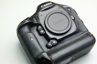 佳能1DX 配件副厂电池充电器快门数≤83000 成色一般明显使用痕迹