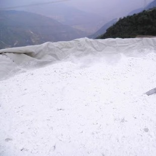 两种磨了沉淀出来的 有红薯的也有土豆的 一斤 散装  太阳晒干