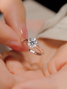 【以爱之名】莫桑石女纯银戒指求婚订婚六爪光面高级感克拉食指戒