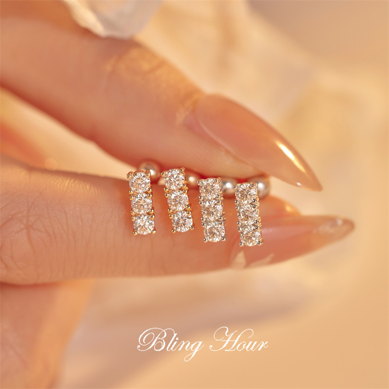 925银莫桑石高级感耳饰30分耳钉简约百搭三生石螺丝直排钻耳钉女