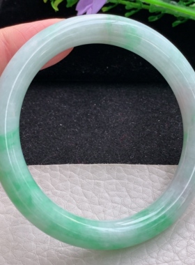 hf自然光57*9.3美人镯 缅甸翡翠a货玉手镯飘绿圆条玉手环 叮当镯