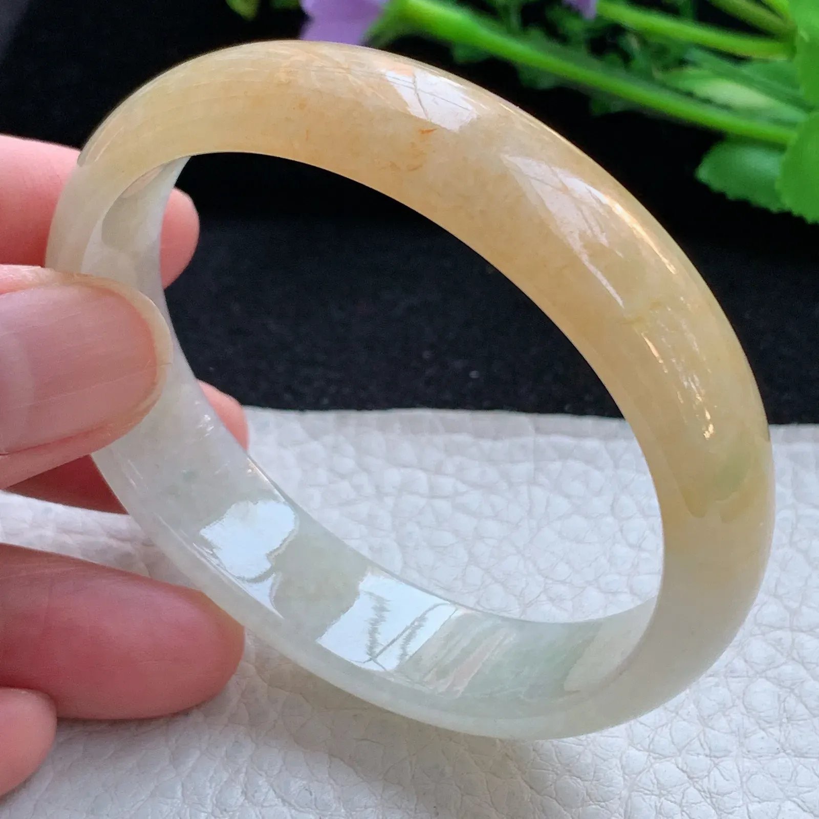 mq自然光55.5*47*14*6贵妃镯 缅甸翡翠a货手镯黄翡蛋形宽边玉手环