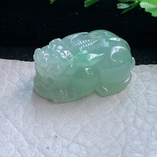 ajj实拍28.2 11.5缅甸翡翠a货冰绿招财貔貅 皮休玉吊坠 玉挂件