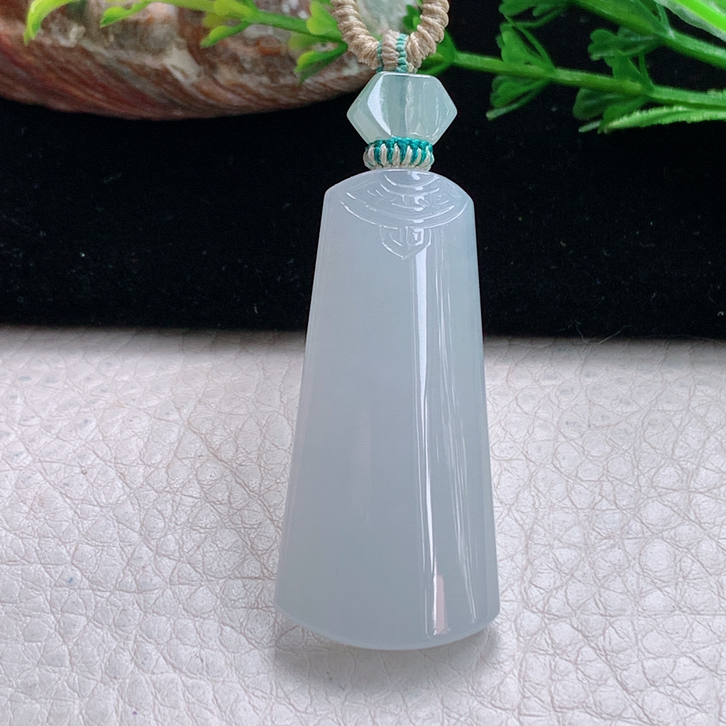 mut自然光41.8*20*5.6天然缅甸翡翠怀古雕平安无事牌玉吊坠玉挂件