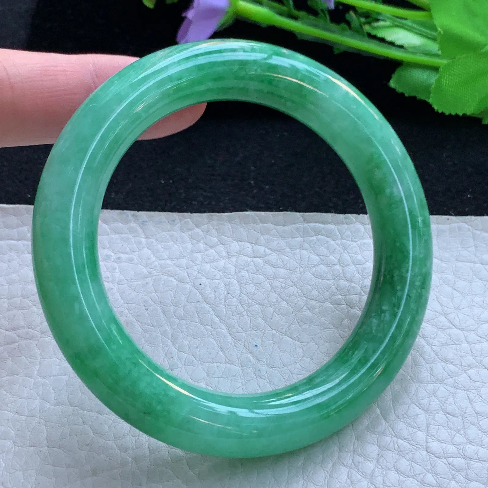 js自然光56*12*11.6胖圆镯 缅甸翡翠a货玉手镯满绿圆条玉镯美人镯