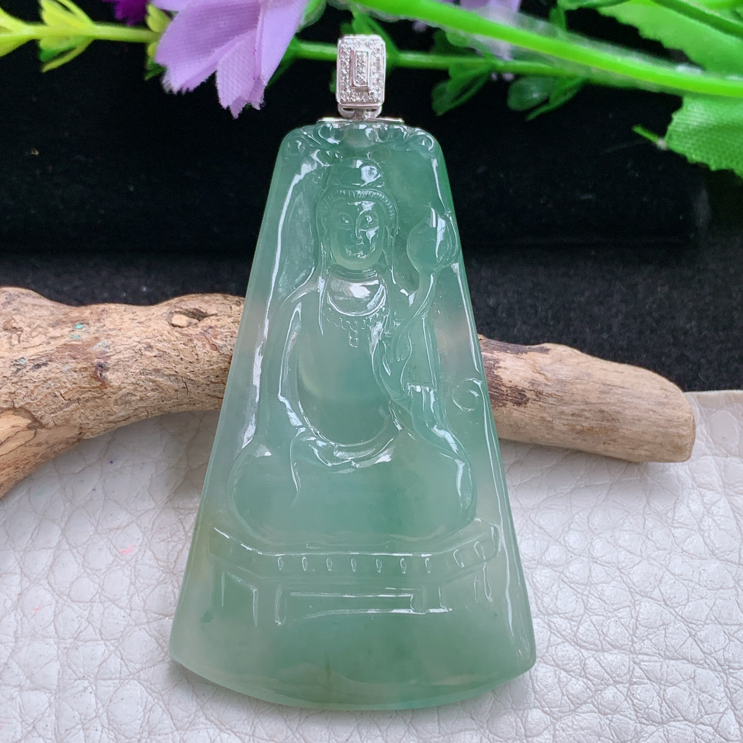 cys实拍52.8*32.5*5.5缅甸翡翠精雕冰油持莲观音 玉观音玉吊坠