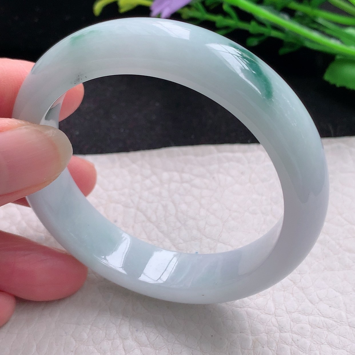 js自然光54*13*8平安镯 翡翠a货玉手镯飘花宽边珠宝玉手环