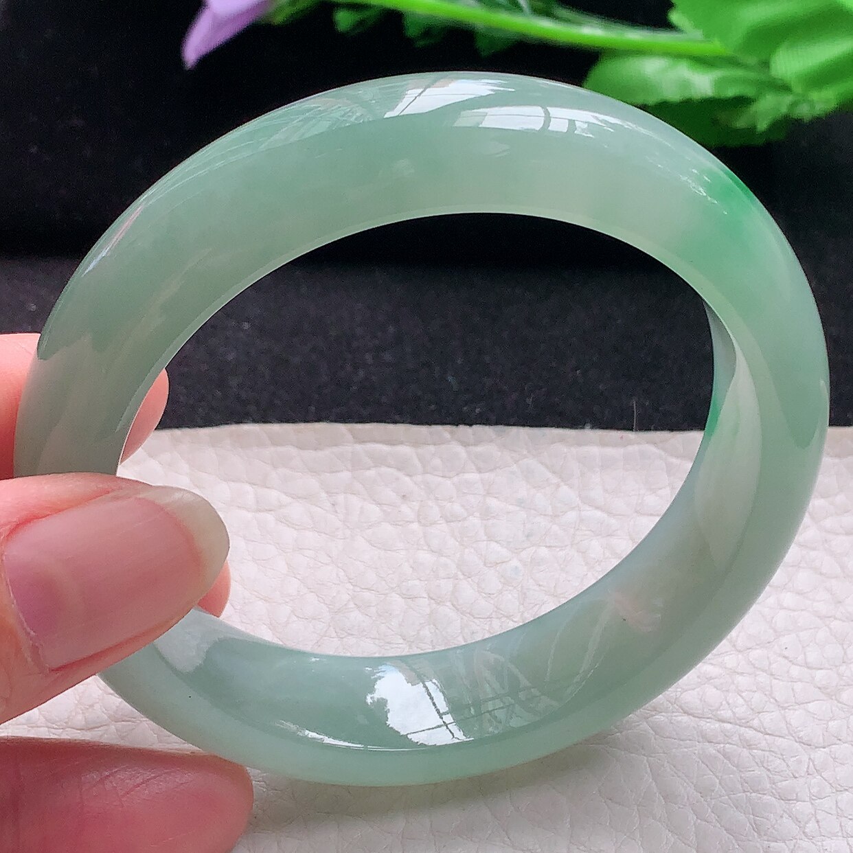 nr自然光58.5*14.8*9平安镯 翡翠a货玉手镯冰胶飘绿花宽边玉手环