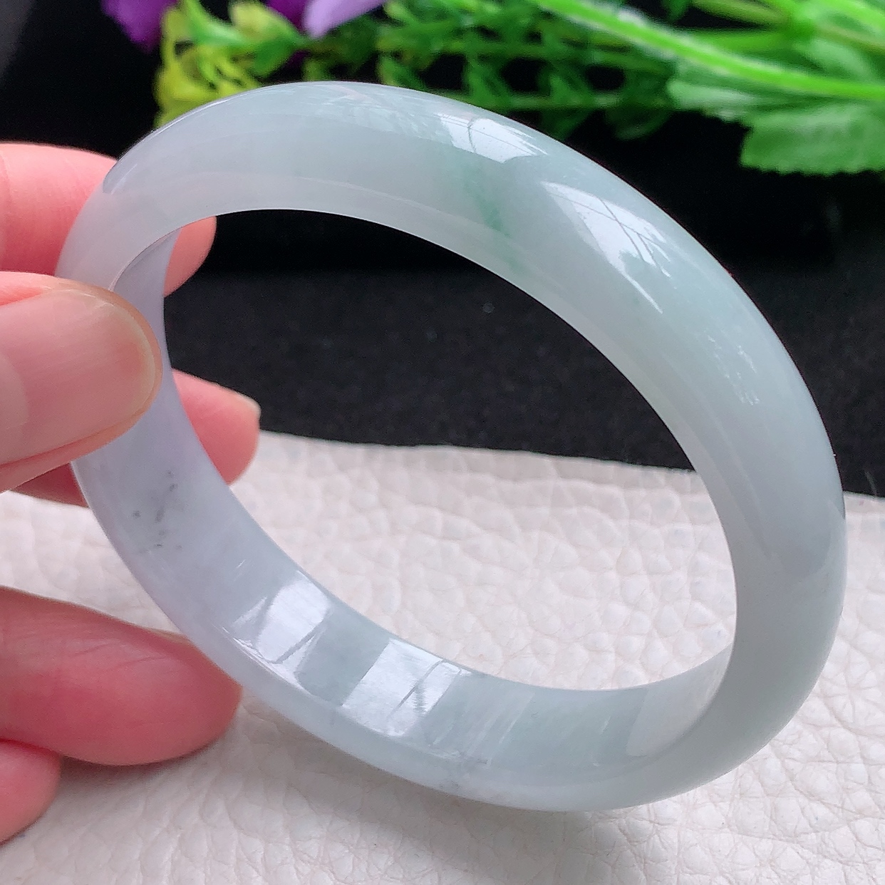 js自然光58*53*13.6*7贵妃镯缅甸翡翠a货冰飘花蛋形玉手镯 玉手环