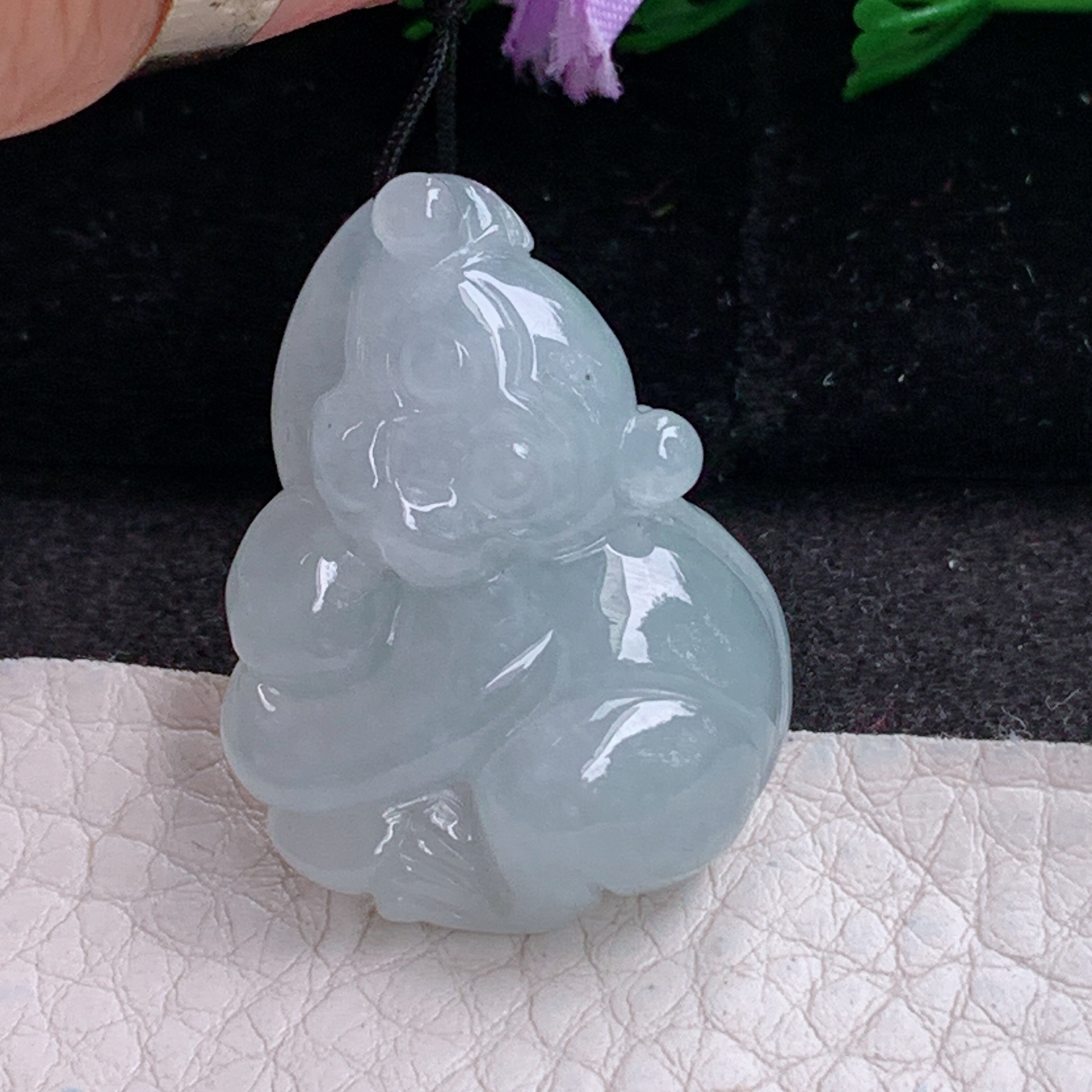 ajj实拍32*24.5*12.3缅甸翡翠精雕冰润立体灵猴寿桃 生肖猴玉吊坠