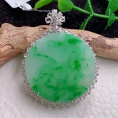 34.5 qxm实拍 18k金镶嵌缅甸翡翠A货精雕冰飘阳绿平安扣44 7mm