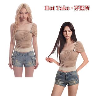Hot 穿搭所 时尚 金属扣不对称假两件上衣纯欲方领微透T恤女 Take