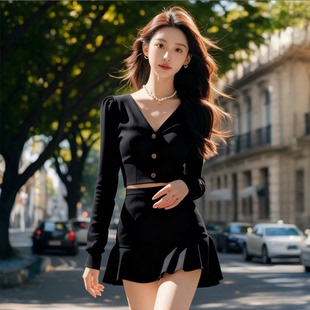 法式名媛小香风气质V领套装女修身显瘦收腰单排扣上衣鱼尾裙套装