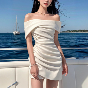 纯欲风气质连衣裙子夏季 一字肩裙子露肩褶皱性感紧身包臀裙女 新款