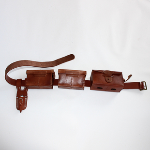 日本兵腰挂盒日军30三仓前后盒油壶盒38式剑库刀鞘牛皮挂铜扣腰带