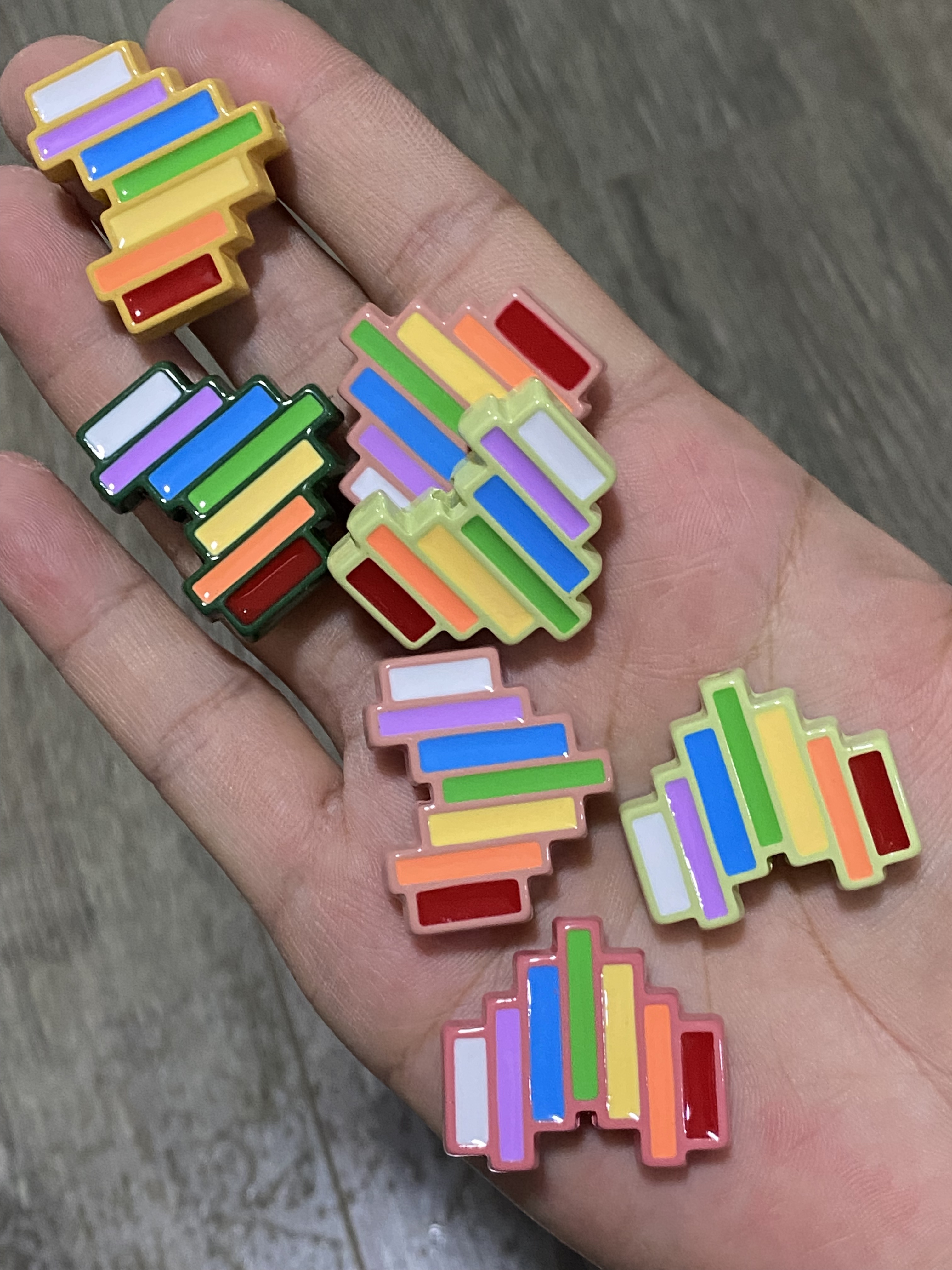 像素彩虹秋冬钢琴键爱心百搭经典个性时尚DIY手机包链钥匙扣配饰