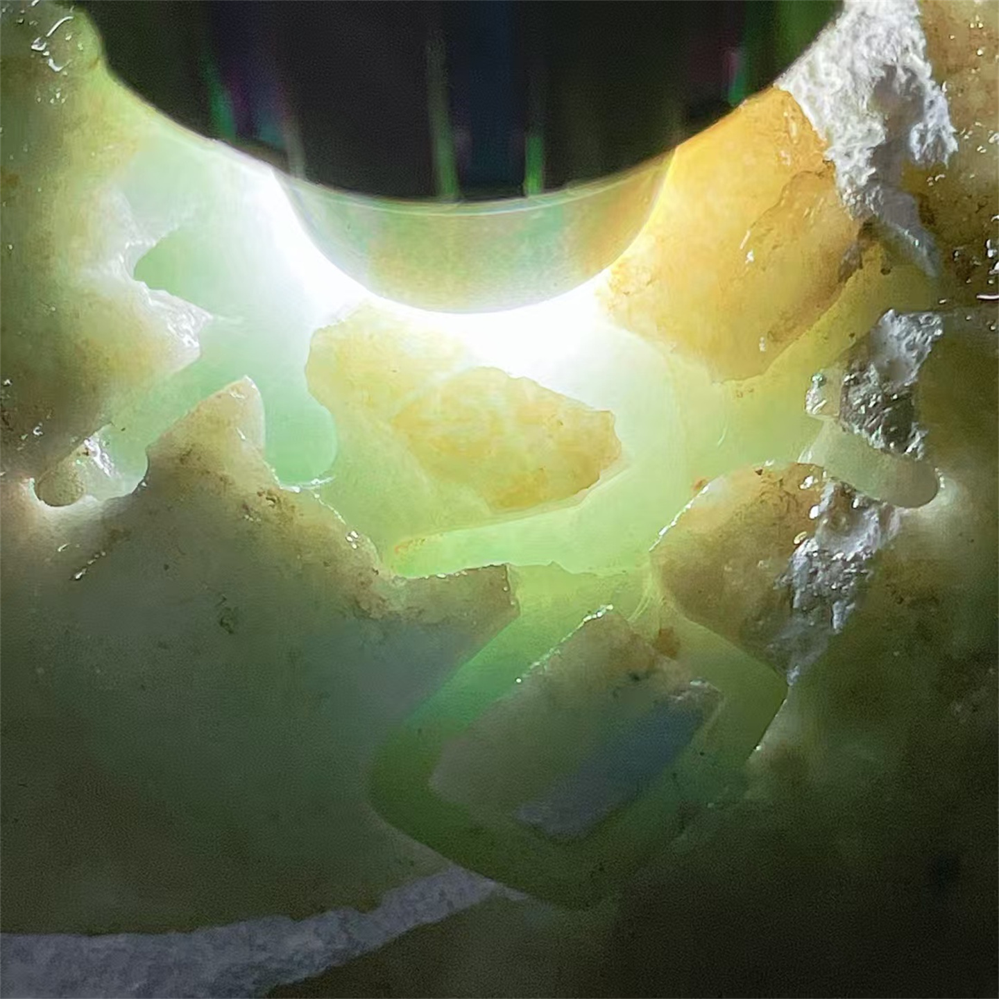 A82398 缅甸天然翡翠原石会卡场口开窗手镯料 重1.7公斤