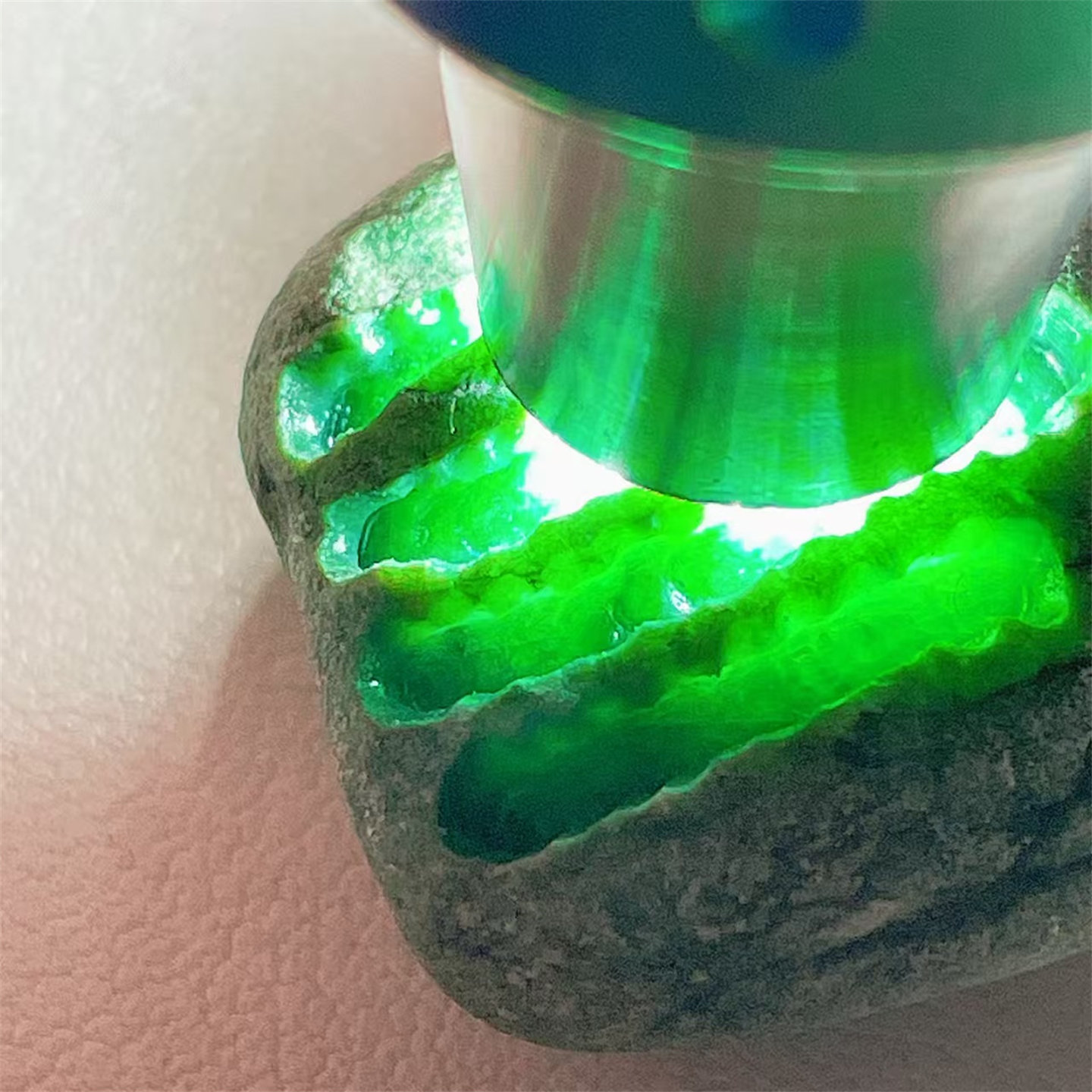 A38 精品缅甸天然翡翠原石老坑后江场口色料戒面料  重21克