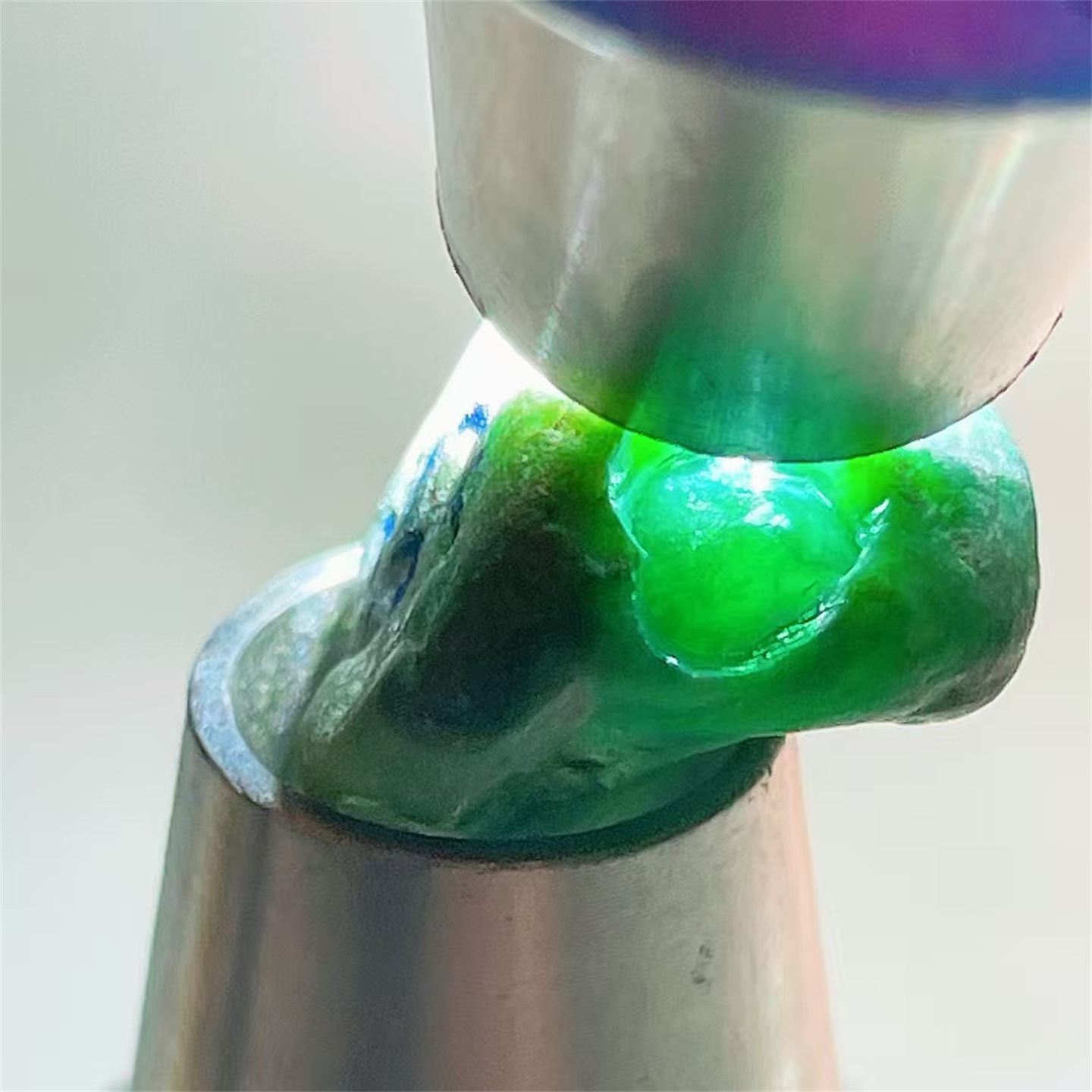 缅甸老坑后江翡翠原石色料3g