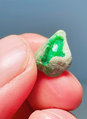 A86128 精品缅甸天然翡翠原石老坑后江场口色料戒面料  重3克