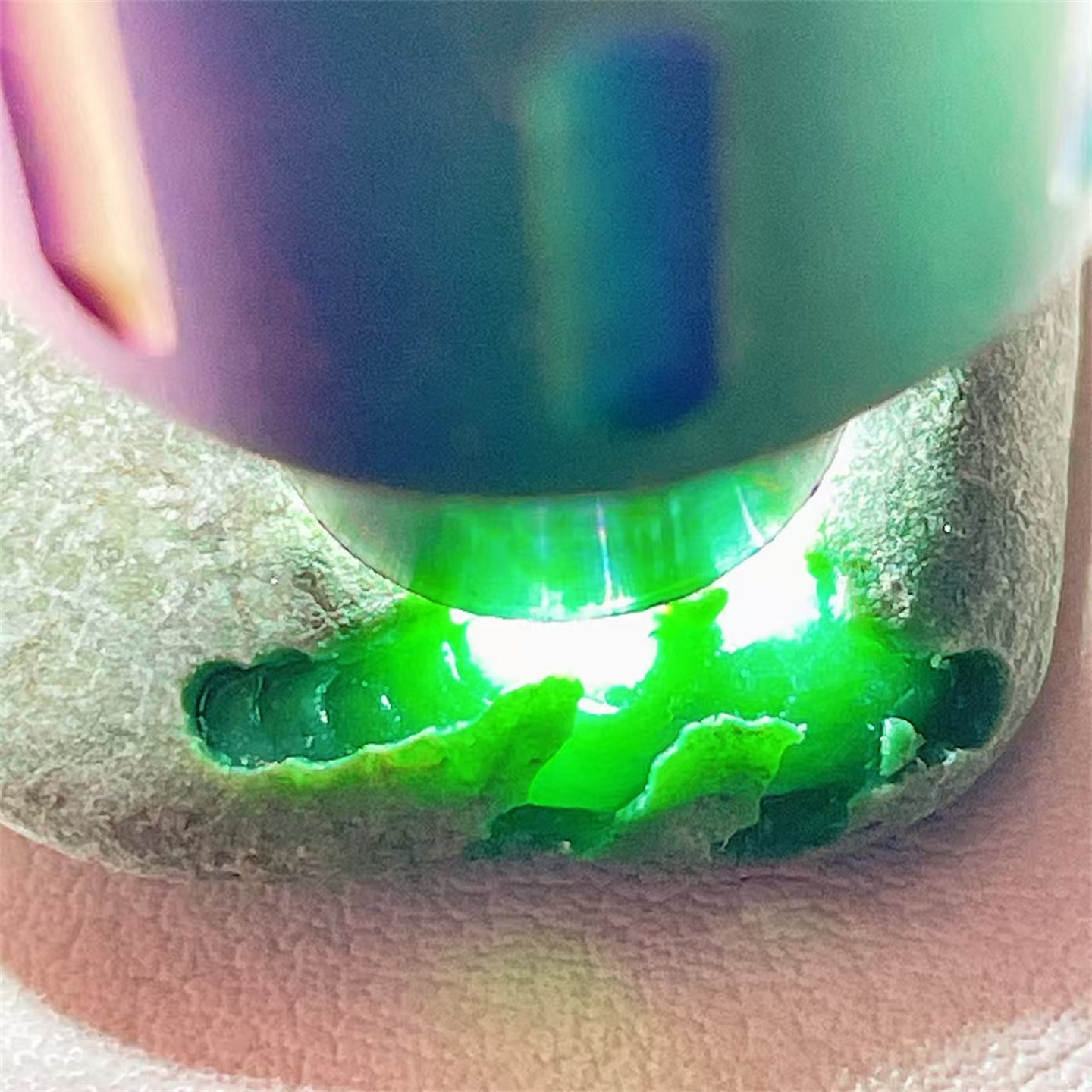 A22 精品缅甸天然翡翠原石老坑后江场口色料戒面料  重21克