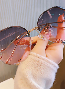 2025新款无框切边墨镜女韩版潮浅色网红复古大框防紫外线太阳眼镜