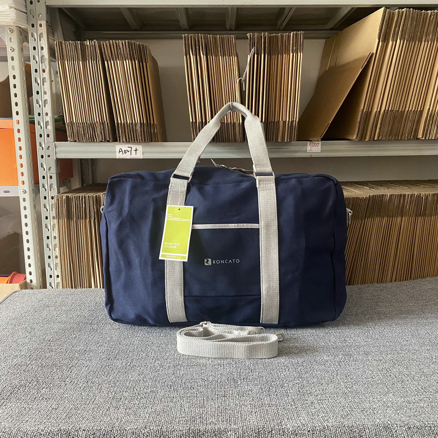 帆布旅行包男大容量手提行李袋