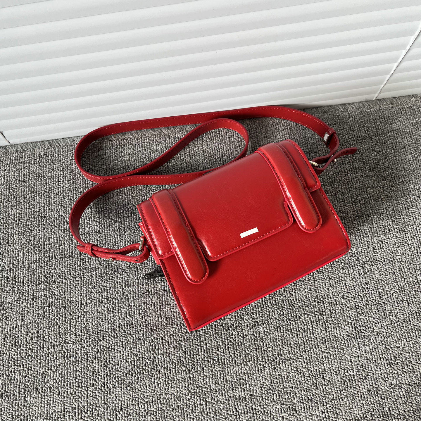 【猫店下架款】真皮牛皮小方包新款复古红色小方包通勤单肩斜挎包,箱包皮具/热销女包/男包,小方包,淘宝优惠券,粉丝福利购,淘宝优惠卷