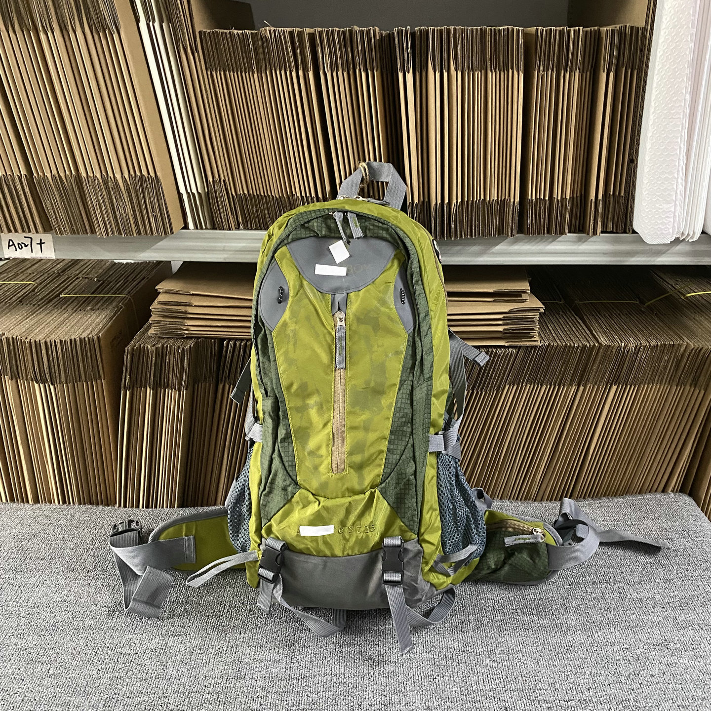 登山包爬山露营旅行包防水背囊