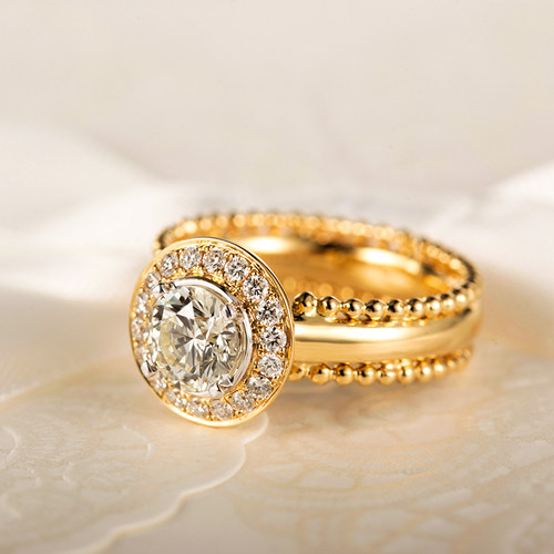 金石盟18K金女王戒群镶嵌30分