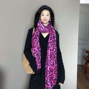 高级感！玫红色豹纹棉麻围巾女秋冬保暖围脖春季薄款披肩两用丝巾