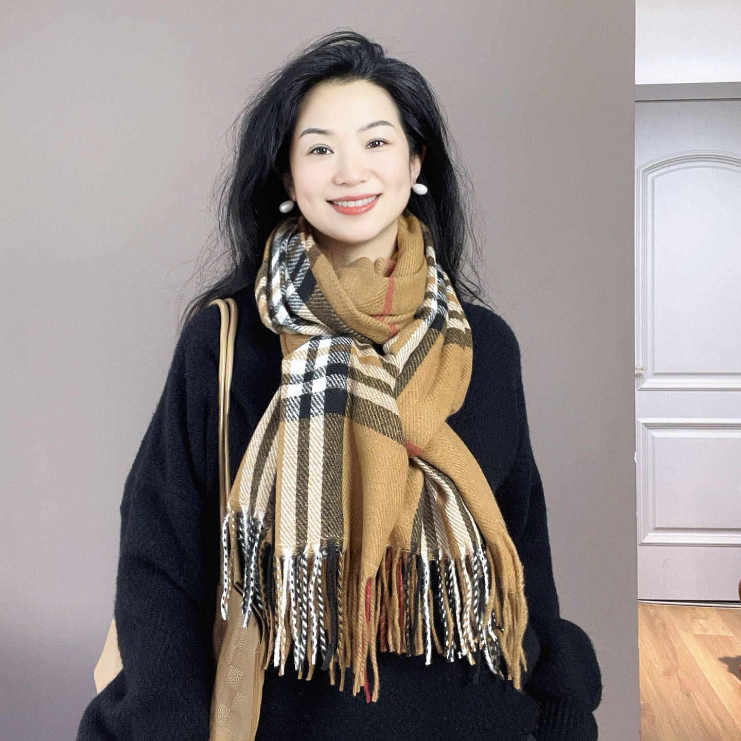 经典英伦风格子！驼色仿羊绒围巾女冬季加厚保暖时尚洋气流苏围脖