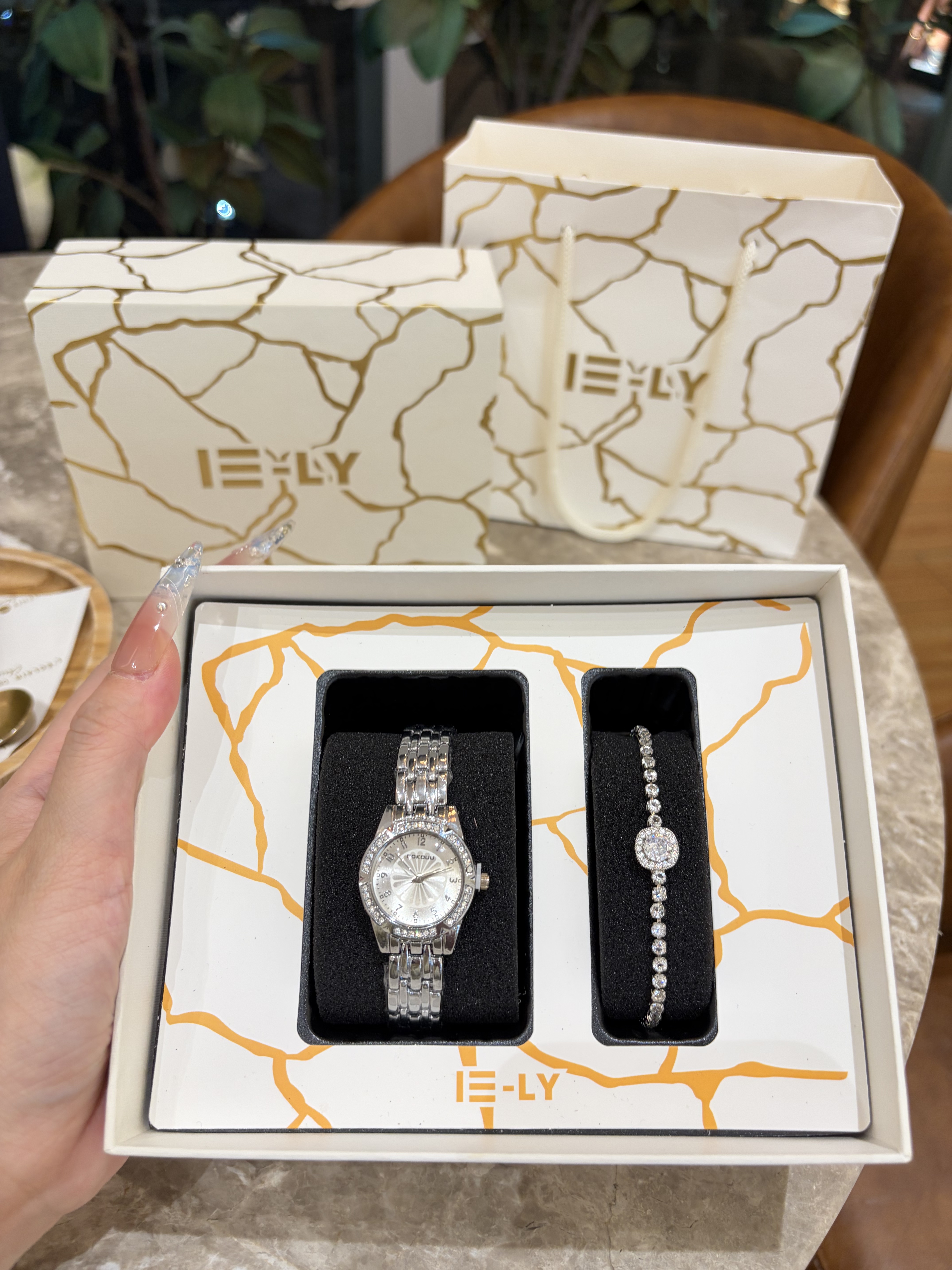 {代写贺卡}新款手表钢带小表盘国产腕表