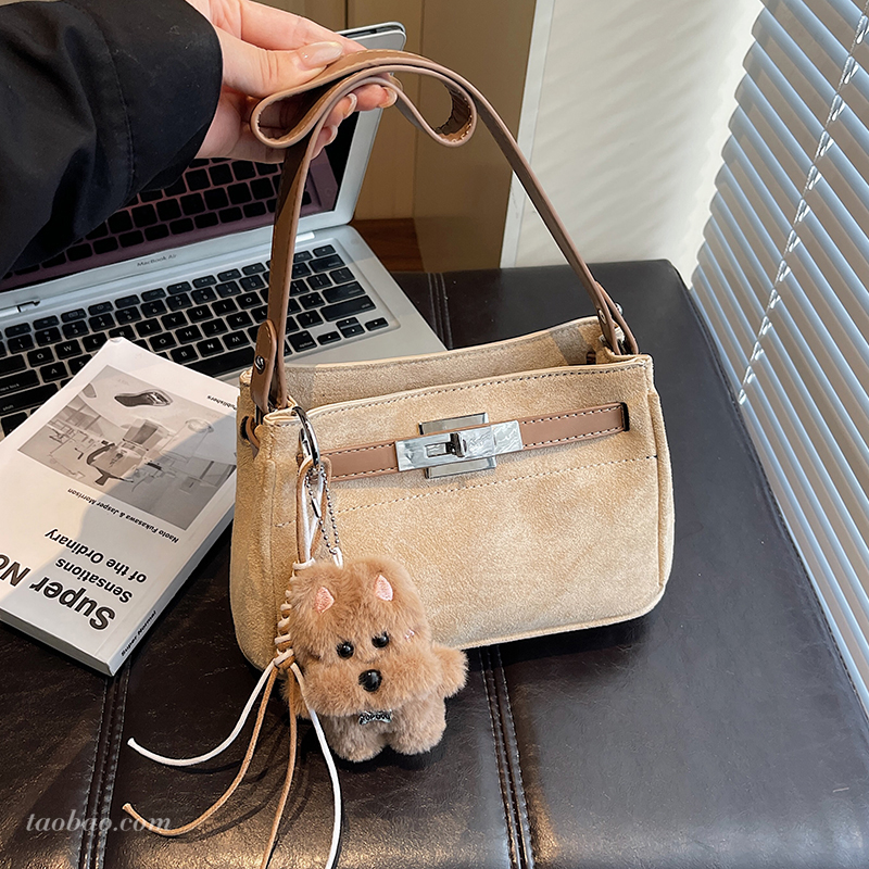 都市简约小水桶包女2025冬季新款