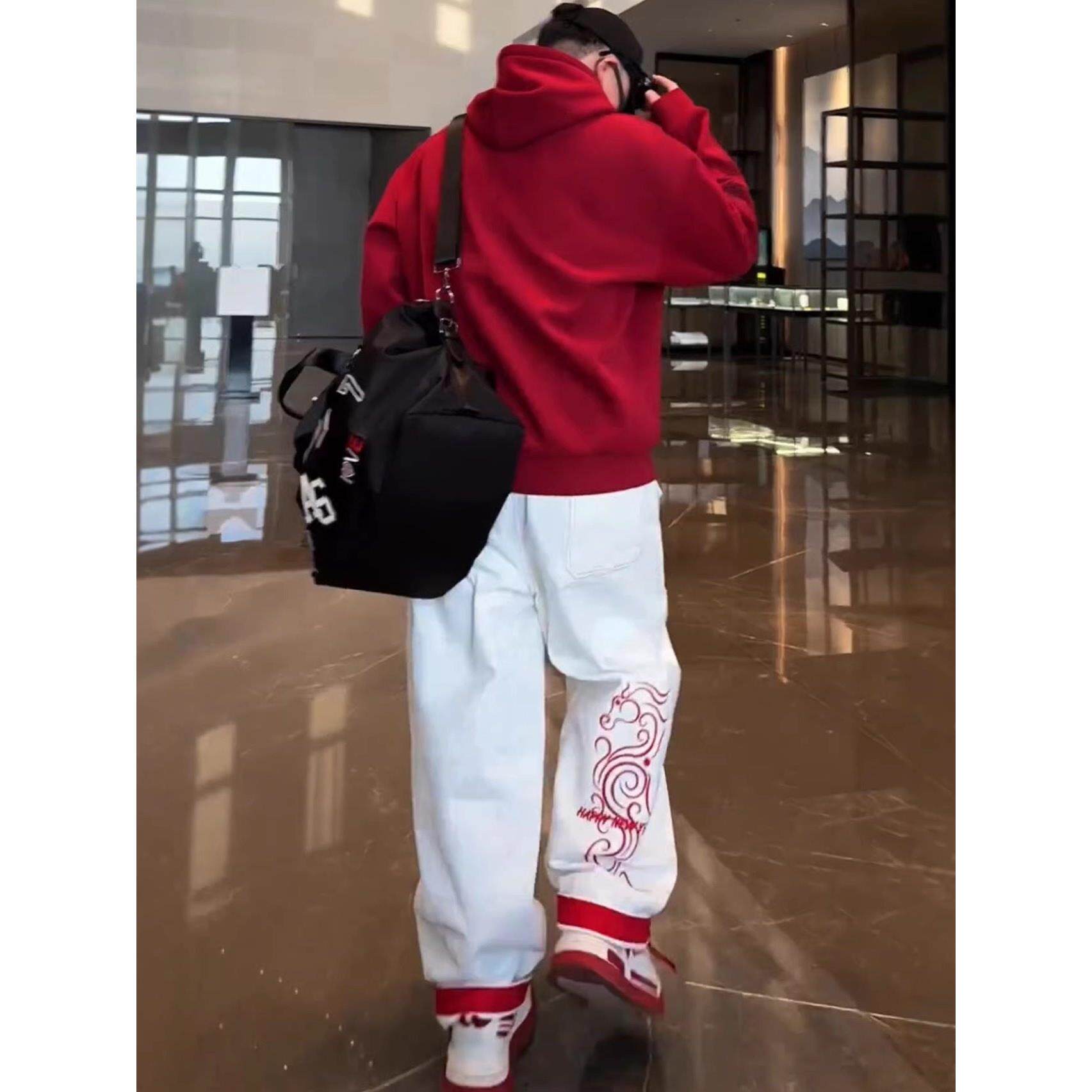 冬季男士潮牌风马年刺绣新年款休闲时尚套装连帽卫衣牛仔裤两件套