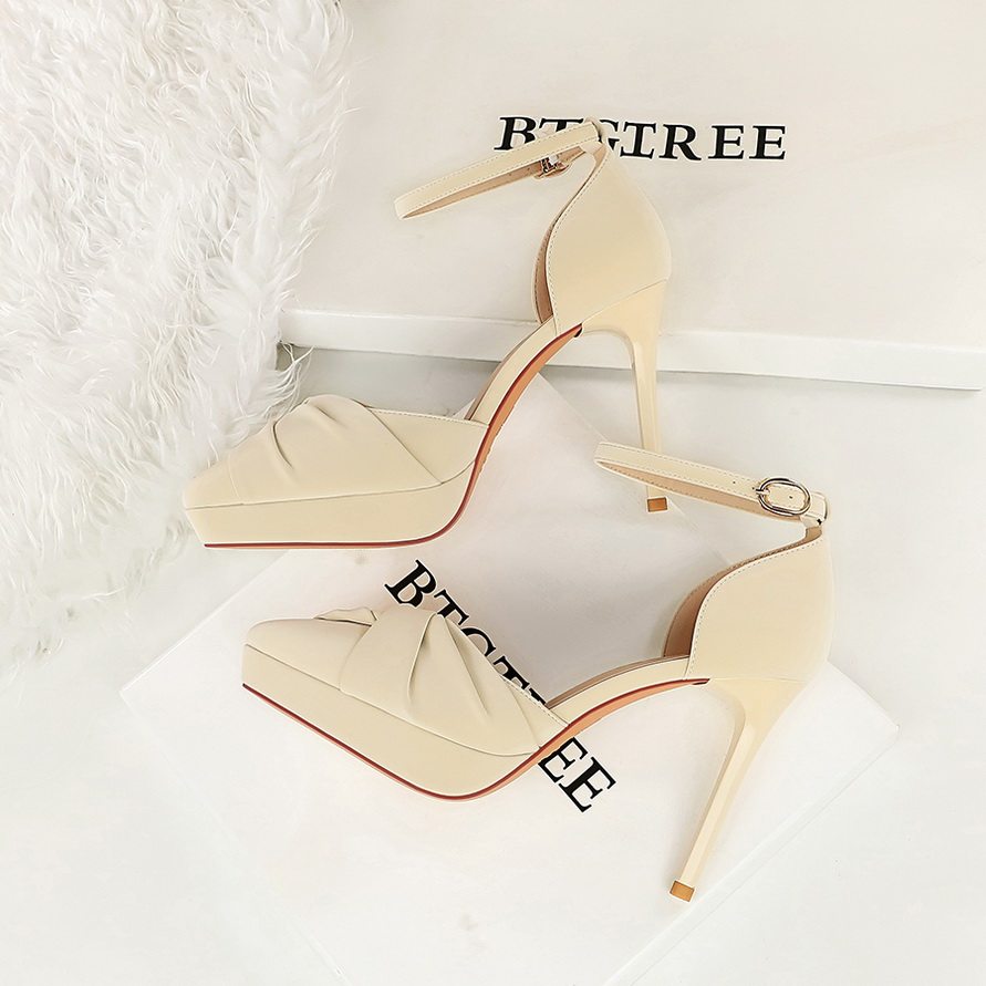 白色防水台高跟凉鞋细跟女夏蝴蝶结中空一字扣带性感不累脚超高跟,女鞋,时装凉鞋,淘宝优惠券,粉丝福利购,淘宝优惠卷