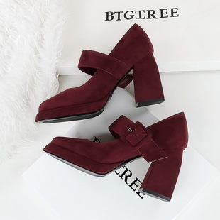 女粗跟浅口单鞋 一字带防水台绒面玛丽珍鞋 9cm绝美安可拉红高跟鞋