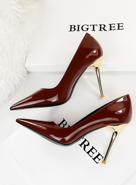 酒红色高跟鞋职业细跟10CM斩男浅口尖头大码41-43ol性感漆皮工作