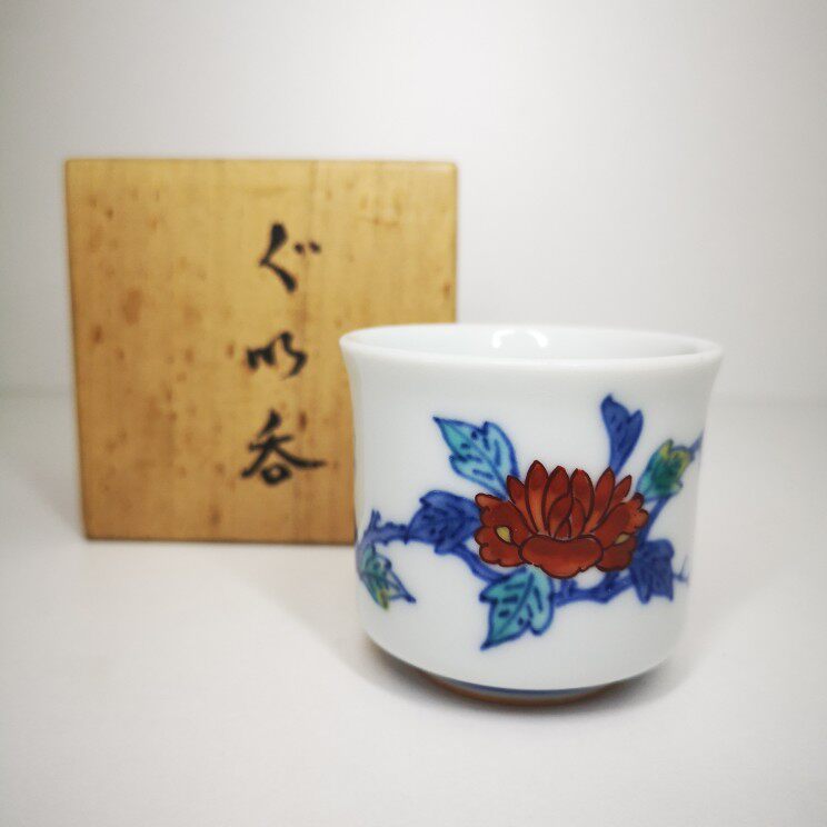 日本今泉今右卫门手绘牡丹錦芙蓉红绿彩一口杯全品原盒4.5*5cm