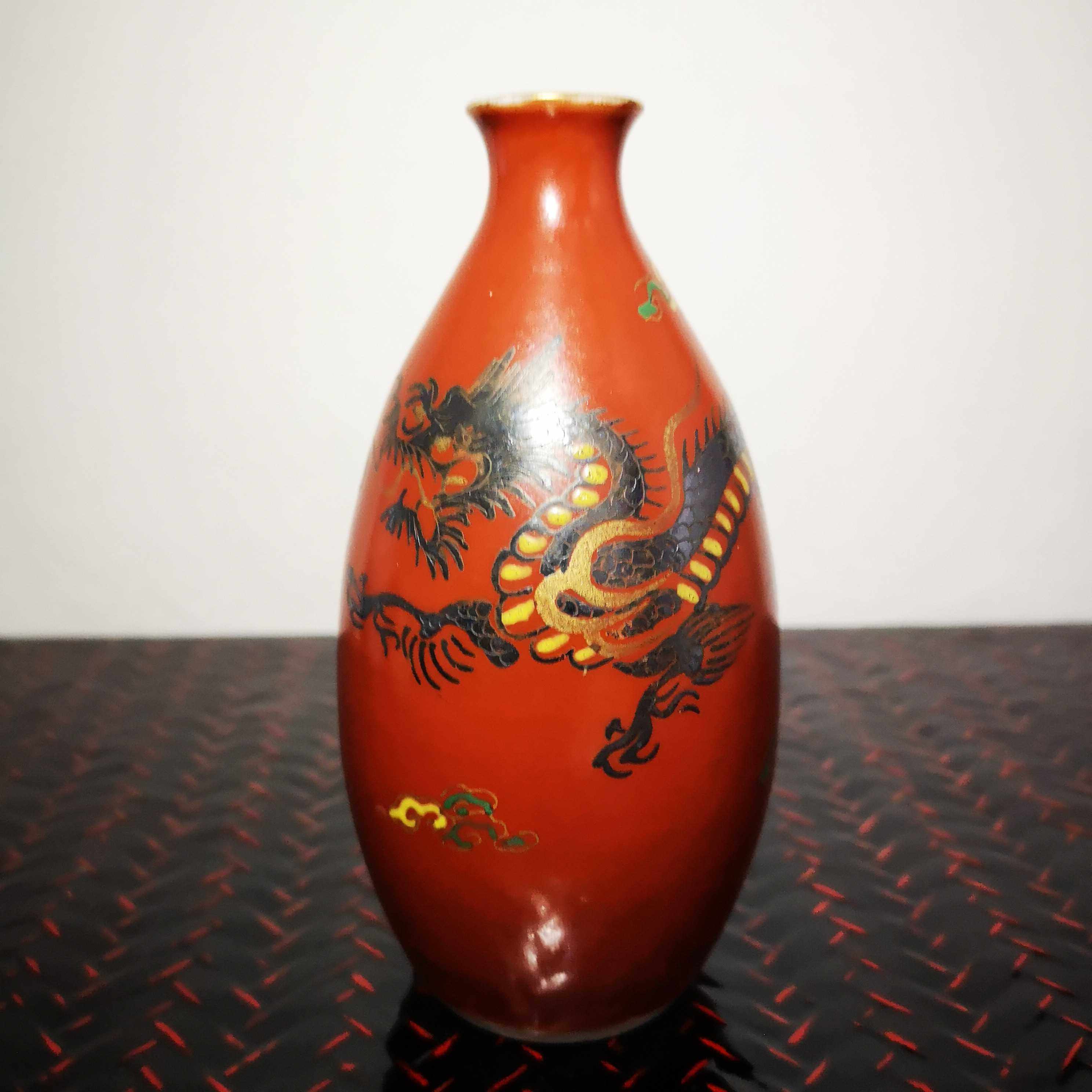 日本九谷永乐明治时期红釉手绘銀雲龍図小酒壺特价包邮12cm收藏品
