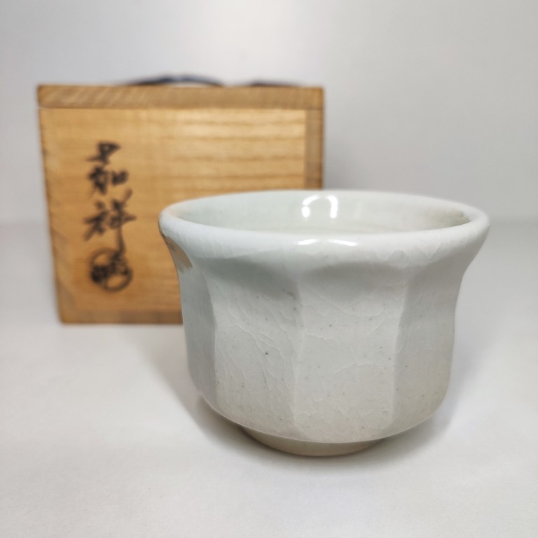日本二代森岡嘉祥甜白釉细陶棱边茶杯全新全品6.8cm*5cm