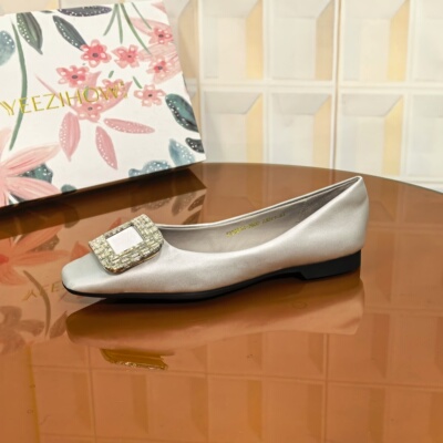 2600/2CM真丝布断码撤柜清仓处理百搭方头高跟低跟单鞋水钻春尖头