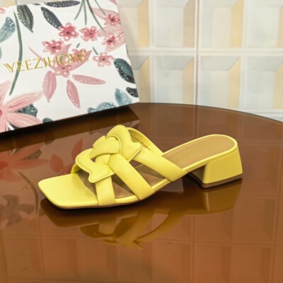 8003/4CM羊皮断码撤柜清仓处理中跟粗跟露趾韩版凉拖鞋一字拖时尚