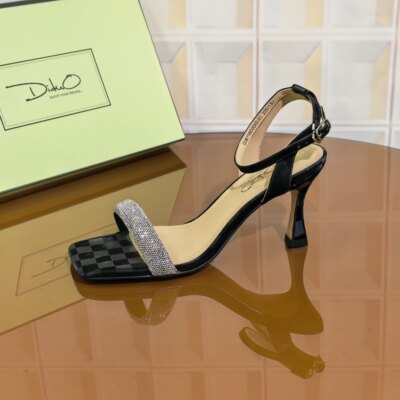 2D02/5CM牛皮清仓撤柜断码处理仙女风夏季女款水钻一字带露趾细跟