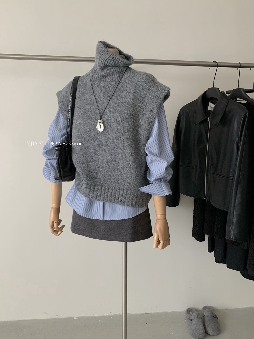 Y.JIA 伊嘉韩系高领针织马甲+松弛感衬衫+高腰半身裙休闲三件套装