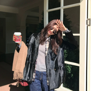 一起小众设计外套V领轻奢保暖皮毛一体外套 E4YY361299 后开叉