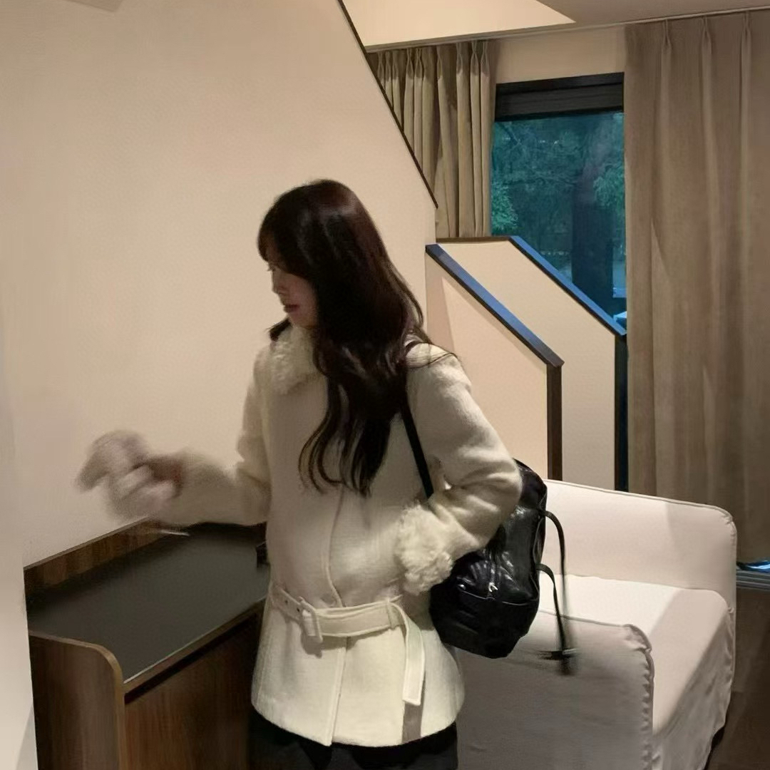 一起设计仿羊羔毛毛翻领拼接双排扣保暖羽绒服外套(配腰带)Q2089