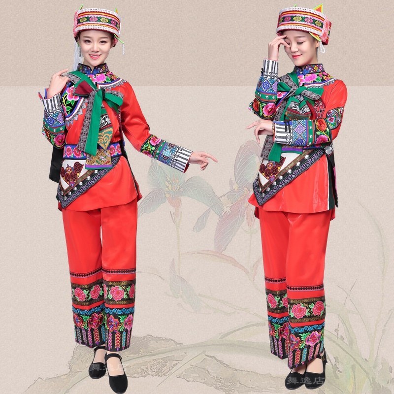 长袖绣花撒尼族女装 撒尼族生活装 云南石林彝族火把节长袖盛装